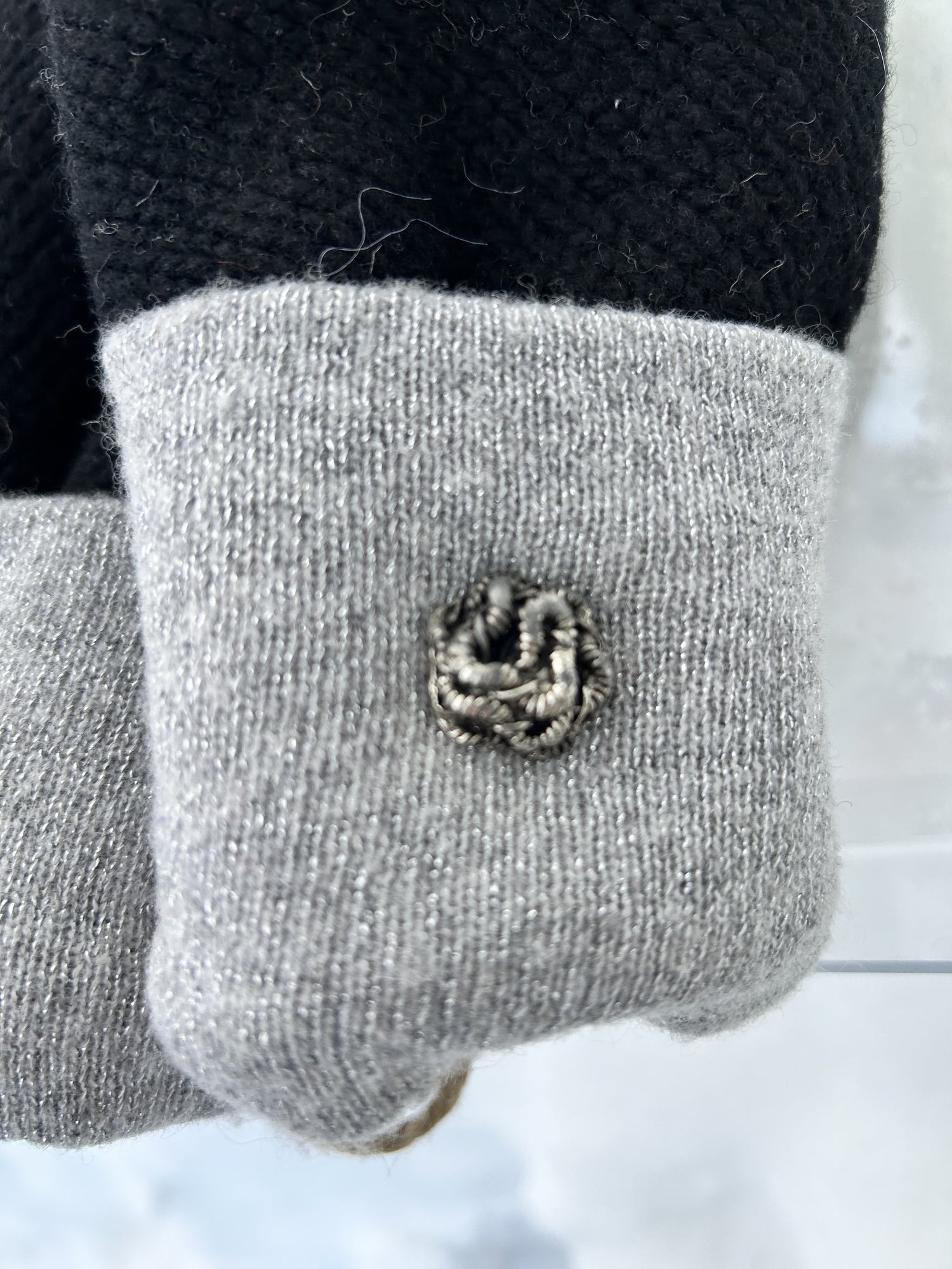 Elegance Silver Knot Mittens